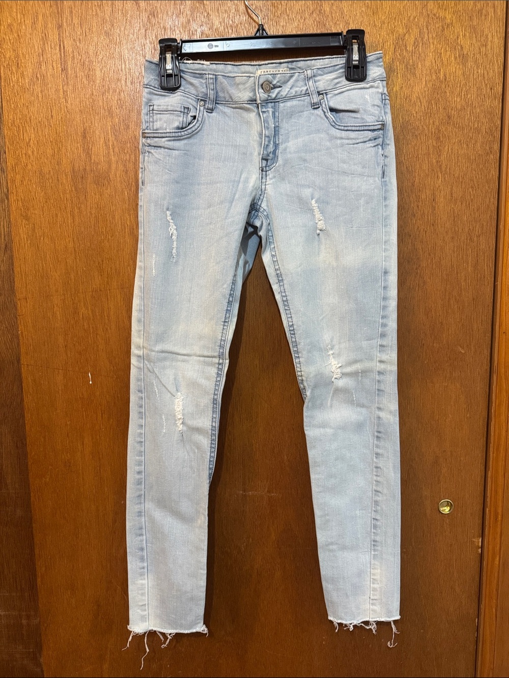 Light Wash Distressed Women’s Jeans - Slim Fit
